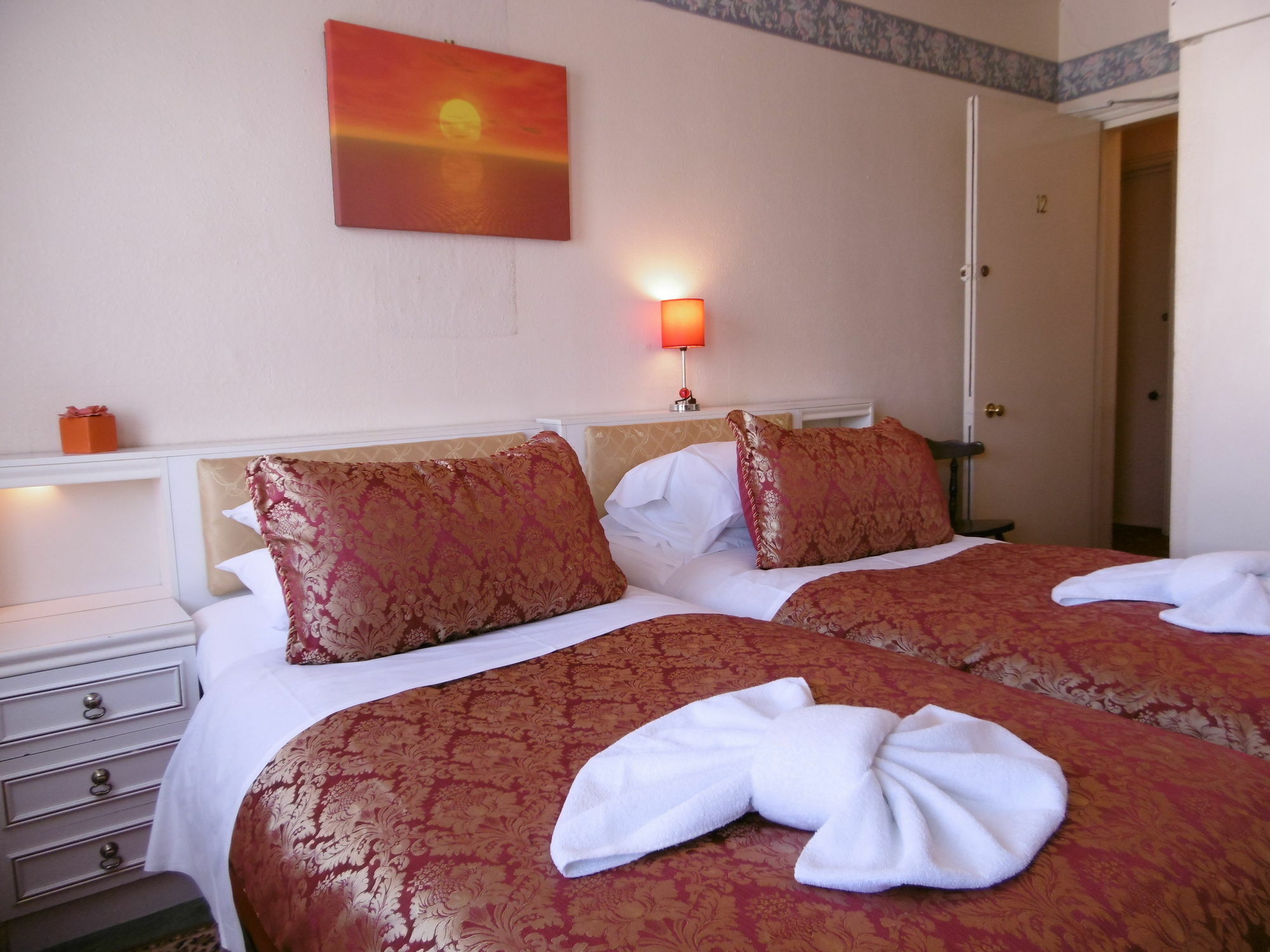 The Ellesmere Hotel Eastbourne Exterior photo